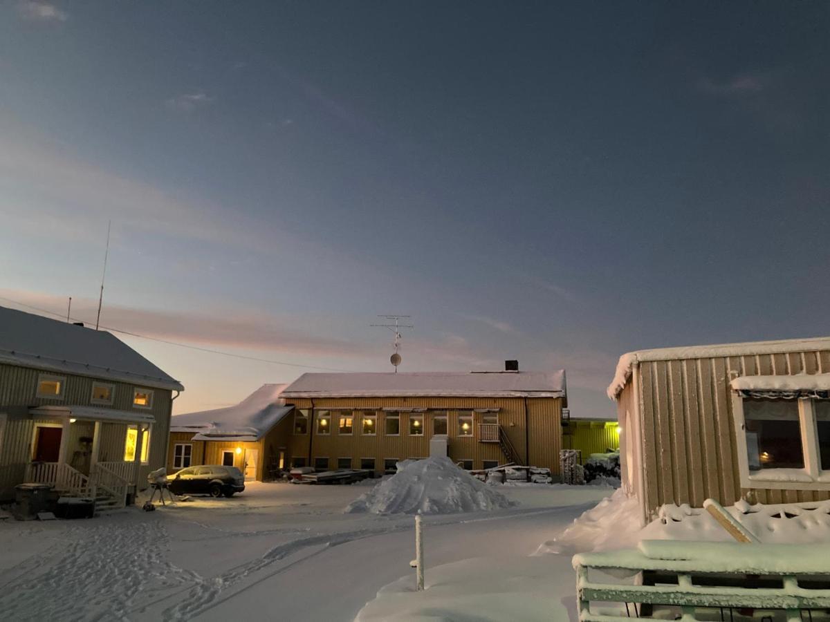 Kuttainen Lodge Karesuando ภายนอก รูปภาพ